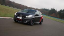 Peugeot 208 GTi 30th Anniversary Edition (2015) - widok z przodu