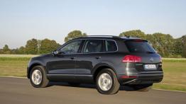 Volkswagen Touareg II Hybrid Facelifting (2015) - lewy bok