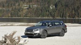Subaru Outback 2015 2.5i - wersja europejska - widok z przodu