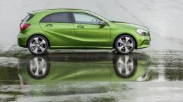 Mercedes A 220d 4MATIC (W 176 Facelifting) 2016 - prawy bok
