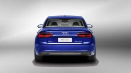 Audi A6 C7 L e-tron (2016) - widok z tyłu