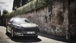 Ford Vignale Mondeo Sedan (2015) - widok z przodu