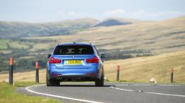BMW 330d xDrive M Sport Touring (2016) - widok z tyłu
