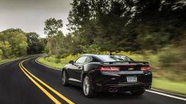 Chevrolet Camaro SS (2016) - widok z tyłu