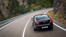 Jaguar XJ R Sport (X351 Facelifting) 2016 - widok z tyłu