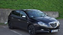 Lancia Delta III Hatchback 1.9 Twinturbo MultiJet 190KM - galeria redakcyjna - prawy bok