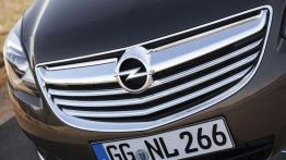 Opel Insignia Facelifting (2013) - grill