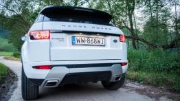 Range Rover Evoque 5d 2.0 Si4 240KM - galeria redakcyjna - widok z tyłu