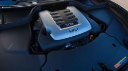 Infiniti QX70 (2014) - silnik