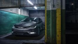 Chrysler 200C (2015) - widok z przodu