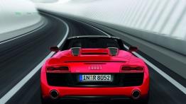 Audi R8 V10 Spyder Facelifting - widok z tyłu
