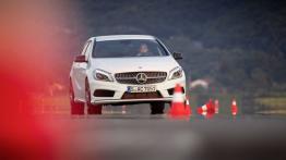 Mercedes A 250 Sport (W176) 2012 - widok z przodu