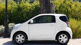Toyota iQ - lewy bok