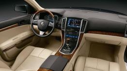 Cadillac SLS - pełny panel przedni