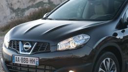 Nissan Qashqai + 2 2010 - widok z przodu