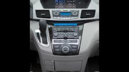 Honda Odyssey 2010 - konsola środkowa
