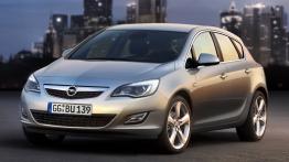 Opel Astra 2010 - widok z przodu