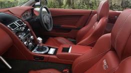 Aston Martin DBS Volante - widok ogólny wnętrza z przodu