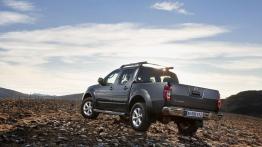 Nissan Navara Double Cab - widok z tyłu