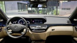 Mercedes Klasa S 63AMG 2010 - pełny panel przedni