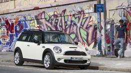 Mini Clubman Cooper Facelifting - widok z przodu