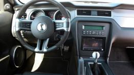 Ford Mustang Shelby GT500 GeigerCars - kokpit