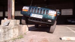 Jeep Grand Cherokee I - galeria społeczności - zderzak przedni