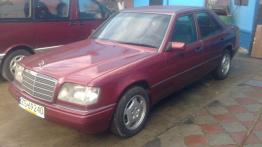 Mercedes Klasa E W124 Sedan 3.0 Turbo-D 4-matic 147KM 108kW 1993-1995