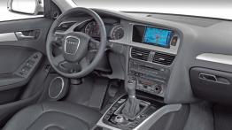 Audi A4 2007 - kokpit