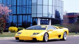 Lamborghini Diablo - widok z przodu