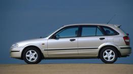 Mazda 323 - lewy bok