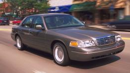 Ford Crown Victoria 2001 - widok z przodu