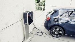 Kompaktowe Mercedesy po raz pierwszy jako hybrydy plug-in