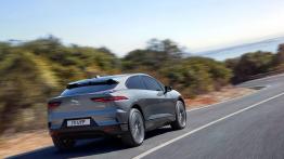 Elektryczny SUV Jaguara z godnymi uwagi osiągami