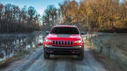 Odświeżony Jeep Cherokee z nowym silnikiem