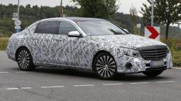 Mercedes E Klasa - brakujące ogniwo