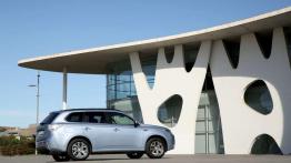 Debiut Mitsubishi Space Star i Outlander PHEV