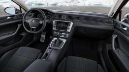 Volkswagen Passat Alltrack - w roboczych spodniach