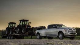 FCA odpowiada na ataki hakerów - 1,4 mln aut do ASO - Jeep Cherokee