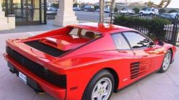 Czerwona gorączka - Ferrari Testarossa
