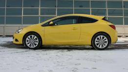 Błyskawica, która odwraca głowy - Opel Astra GTC