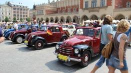 &quot;Myszy&quot; na krakowskim Rynku, czyli Topolino Autoclub Italia w Polsce - Fiat 500