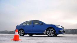 Jak opanować 200 koni na śniegu? - Skoda Octavia