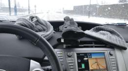 Na prąd, benzynę i ... drewno - jedziemy Toyotą Prius Plug-in po choinkę (Fotostory)