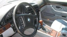 BMW 7 e38 - luksus, do którego trzeba dojrzeć