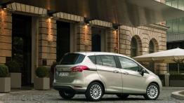 Ford B-MAX - niewielki rodzinny spryciarz