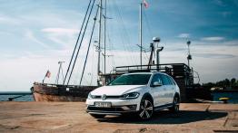 Volkswagen Golf Alltrack 2.0 TDI 184 KM - galeria redakcyjna (2) - widok z przodu
