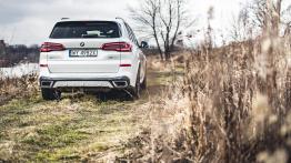 BMW X5 30d 265 KM - galeria redakcyjna - widok z tyłu