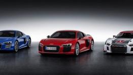 Audi R8 II V10 plus (2015) - przód - reflektory włączone