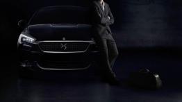 DS 5 Facelifting (2015) - przód - reflektory włączone
